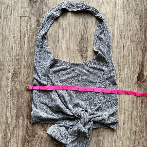 Shein Women's grey halter top with front tie detailing crop top - Picture 4 of 4